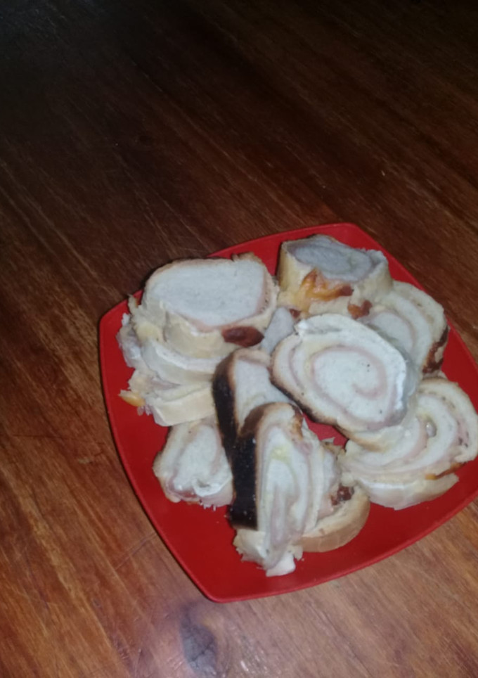 Una foto de Pan caserito con paleta y queso. Una💣