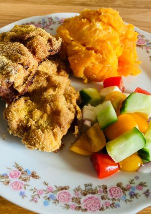 Gluténmentes rántott hús sütőben sütve édesburgonyapürével recept fotója