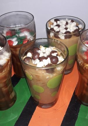 Una foto de 《Postre de maicena sabor dulce de leche 》🤤🥰