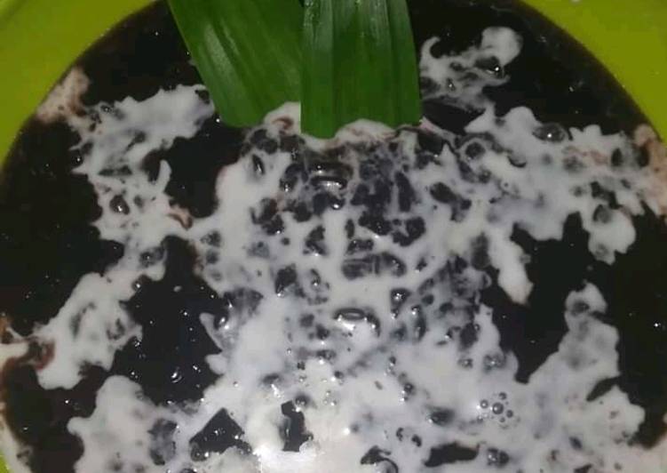  Resep  Bubur  ketan  hitam  oleh Arlina Dhama Yanti Cookpad