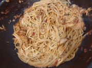 Una foto de caballa en lata pasta