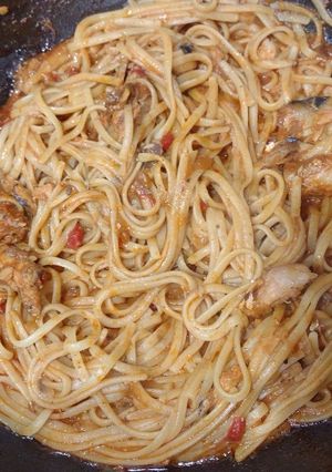 Una foto de Spaghettis con caballa