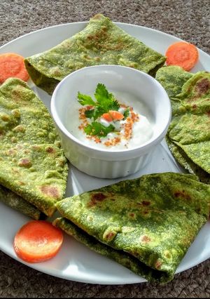 A picture of Spinach paratha(palak paratha).