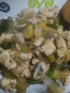 Una foto de Pollo al wok con verduritas - healthy