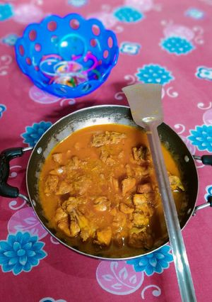 ভুনা চিকেন (bhuna chicken recipe in bangla) রেসিপির প্রধান ছবি