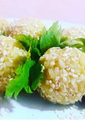 Una foto de Albóndigas de arroz y mayonesa vegana