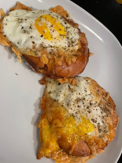 A picture of Eggy bagels.