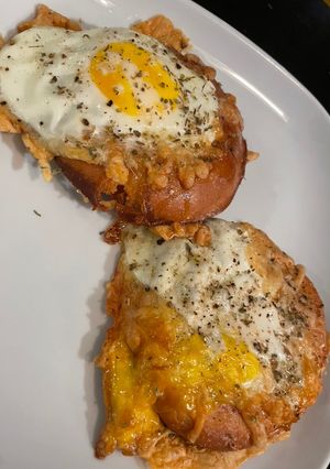 A picture of Eggy bagels.