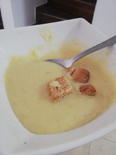 Una foto de Crema de mazorca y cebolla