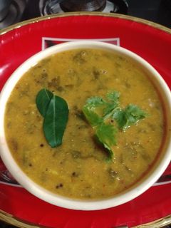 பாலக்கீரை அரைத்து விட்ட கூட்டு / moong dal reciep in tamil செய்முறை முக்கிய புகைப்படம்