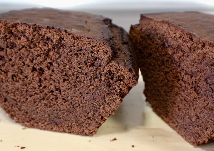 Bizcocho de chocolate suave y esponjoso