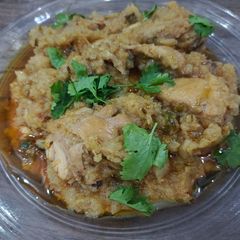 A picture of Shaljam chicken.