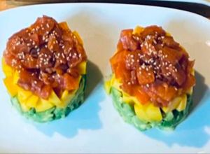 Foto principal de Falso tartar de Salmón, Mango y Aguacate