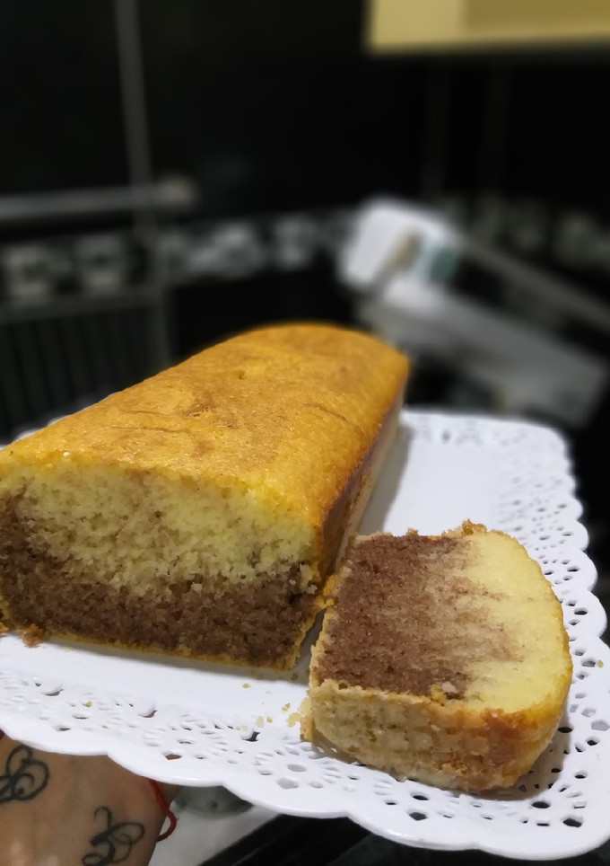Una foto de Budín 15 cucharadas marmolado