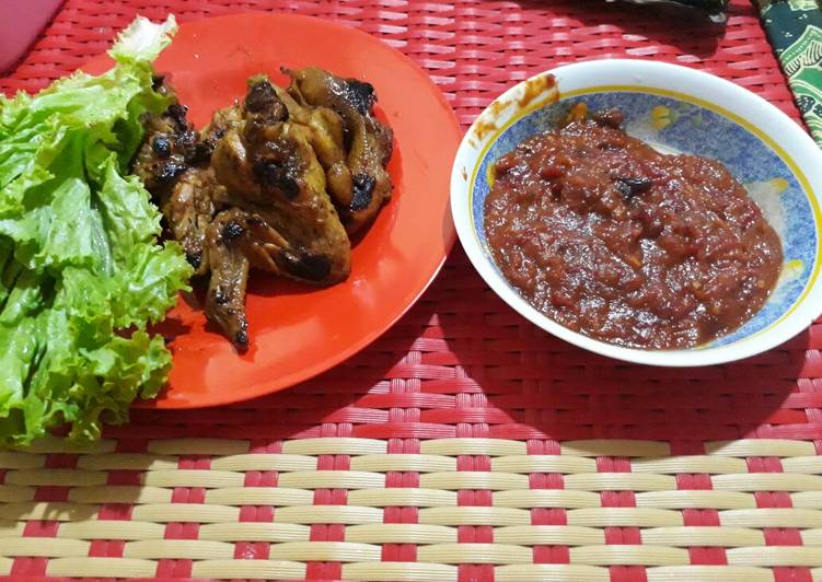 Ayam Bakar dan Sambel Saos