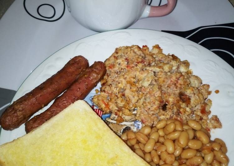 Toasted Bread, Egg with Sardine Sauce, Baked Beans with Sausage