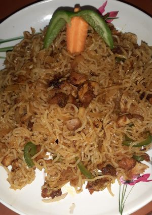 சிக்கன் நூடுல்ஸ் (Chicken Noodles recipe in tamil) செய்முறை முக்கிய புகைப்படம்