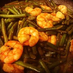 A picture of Stir-Fried Garlic Shrimp with Green Beans.