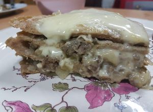 Una foto de Pastel o 'lasagna' de berenjenas y carne, al horno