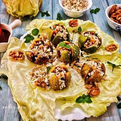 A picture of Roasted Figs and Walnut Salad.