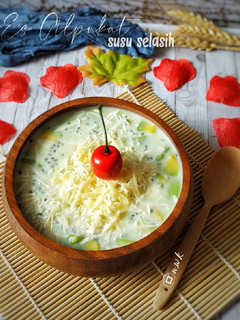 Foto resep Es Alpukat Susu Selasih