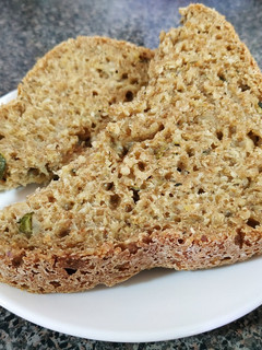 Una foto de Pan integral de zapallito italiano y sésamo en máquina Recco