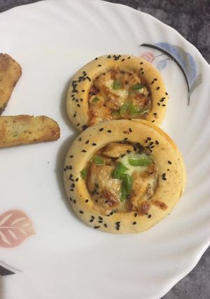 A picture of Pizza disc sandwich.