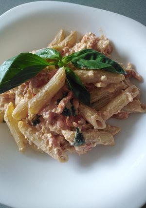 O poză a rețetei Paste cu brânză feta și roșii cherry la cuptor.