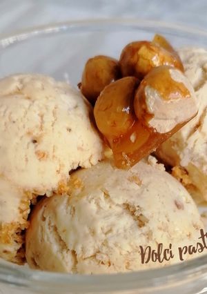 Foto di Gelato al pralinato di nocciola senza gelatiera