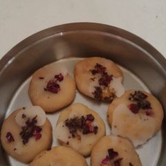 A picture of Santa (Mathari Coated with sugar syrup).
