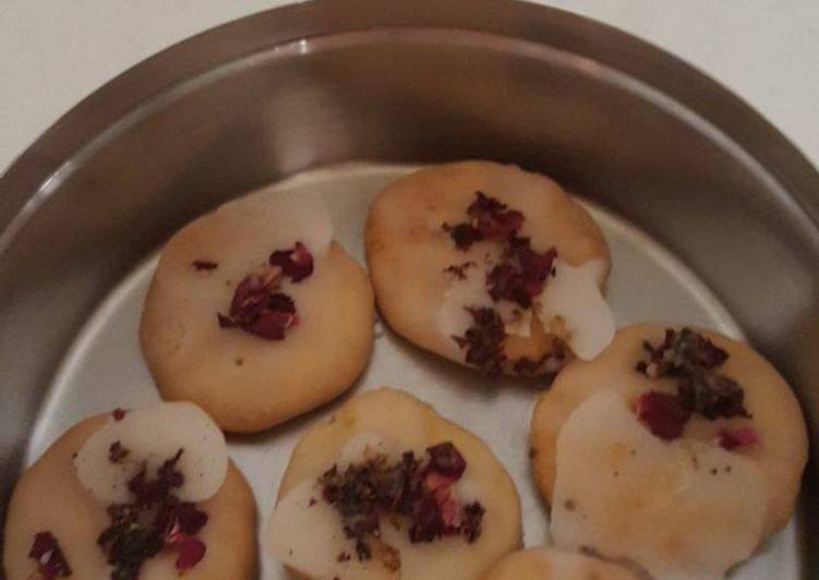 Recipe of Quick Santa (Mathari Coated with sugar syrup) Cooking Basics for Newbies