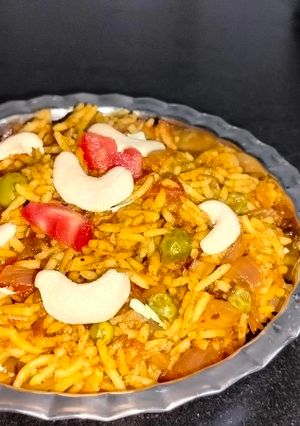 તવા પુલાવ (Tawa Pulao Recipe In Gujarati) રેસીપી મુખ્ય ફોટો