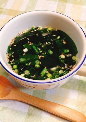 A picture of Instant Seaweed Soup.