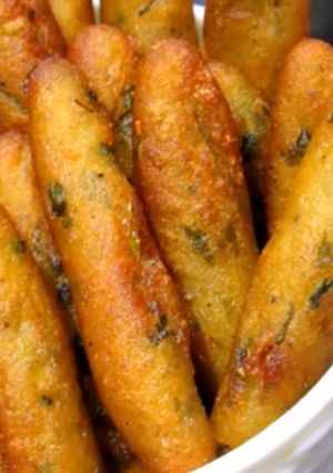 A picture of Aloo aur chawal ka nashta.