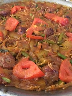 Una foto de Fideuá de verduras