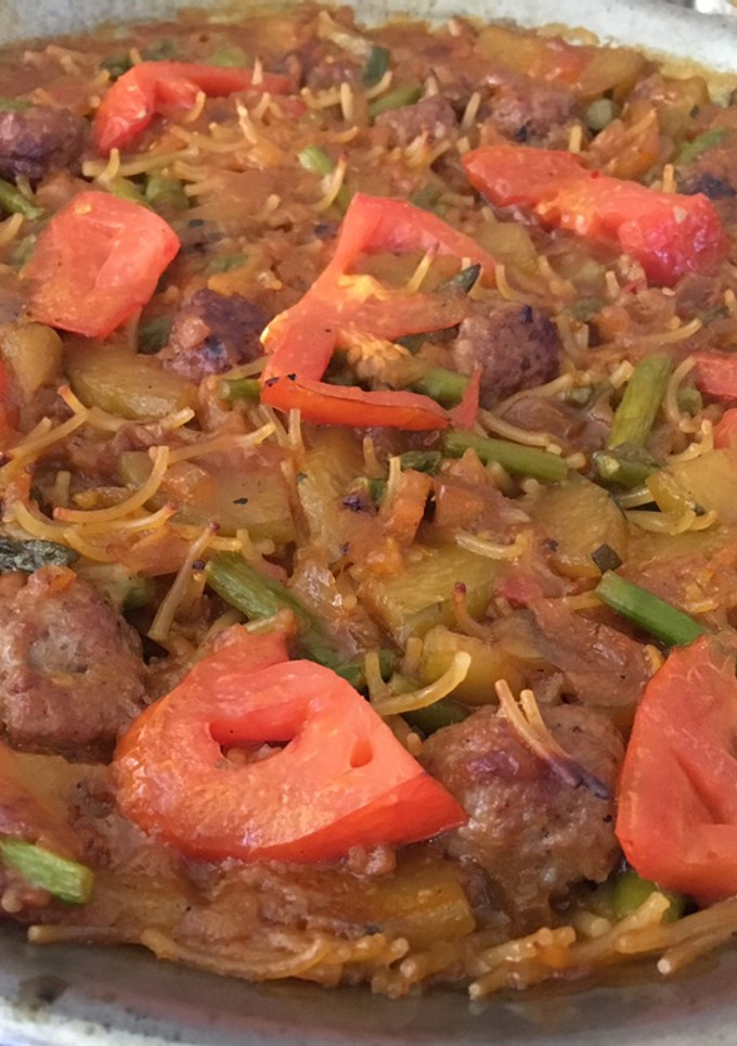 Una foto de Fideuá de verduras