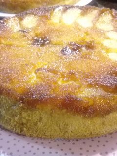 Una foto de Torta de manzana invertida