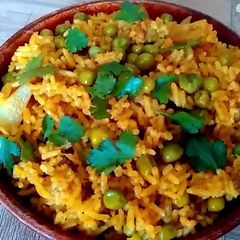A picture of Aloo Matar tahri.