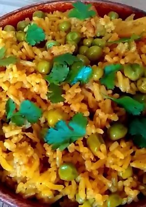 A picture of Aloo Matar tahri.