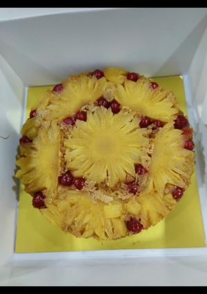 अपसाइड डाउन पाइनएप्पल केक (upside down pineapple cake recipe in Hindi) रेसिपी मुख्य फोटो