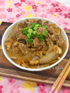 牛丼蓋飯(壽喜燒牛肉) 的食譜成品照片