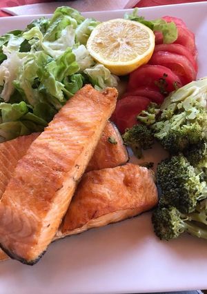 Una foto de Salmón a la plancha