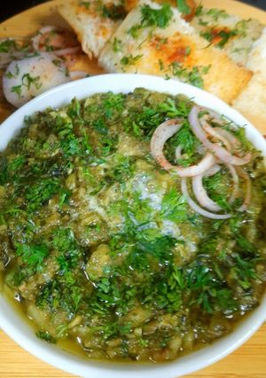 A picture of Hariyali pav bhaji.