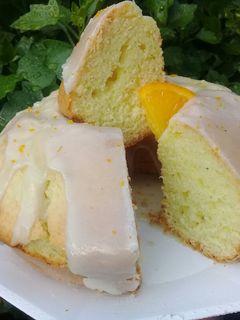Una foto de Budín de Naranja 🍊!! Glaseado, riquísimo 😊