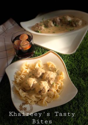 A picture of Swedish meat balls.