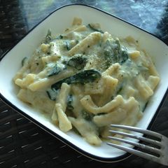 A picture of One-Pot Healthy Creamy Spinach Asparagus Pasta.