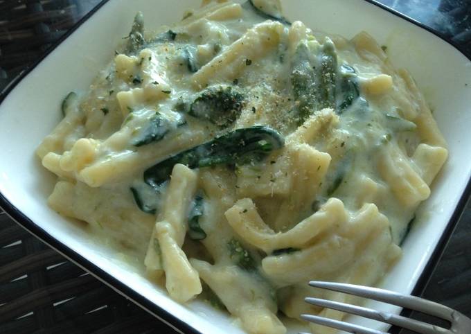 Steps to Make Perfect One-Pot Healthy Creamy Spinach Asparagus Pasta