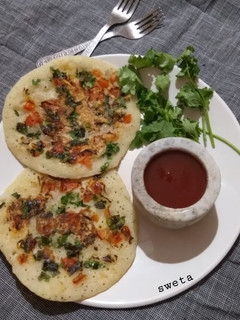 ઉત્તપમ(uttapam Recipe in Gujarati) રેસીપી મુખ્ય ફોટો