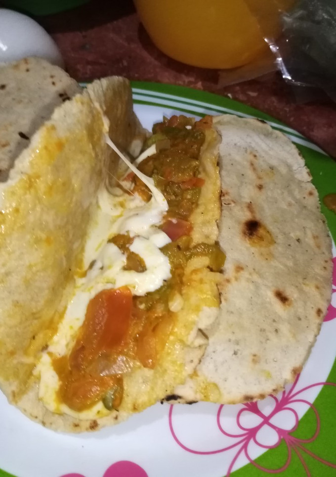 Una foto de Quesadillas de flor de calabaza