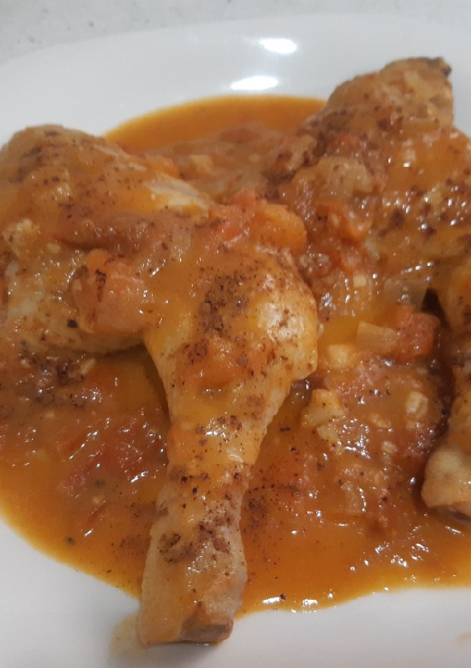 Una foto de Pollo con tomate a la canela